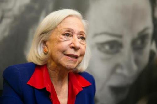 Fernanda Montenegro passa mal durante gravações e é internada no hospital Fernanda Montenegro passa mal durante gravações e é internada no hospital