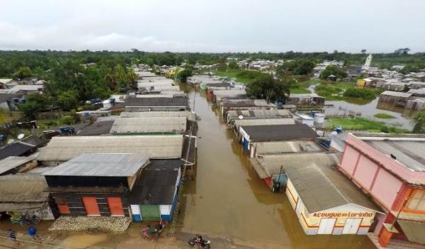 Cheia do Rio Juruá atinge 12 mil pessoas em Eirunepé/AM; ano letivo é suspenso Cheia do Rio Juruá atinge 12 mil pessoas em Eirunepé/AM; ano letivo é suspenso