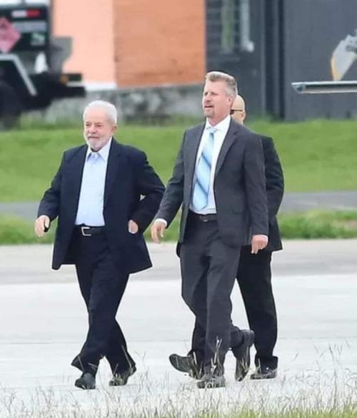 Lula chega a São Paulo para ir ao velório do neto Arthur Lula chega a São Paulo para ir ao velório do neto Arthur
