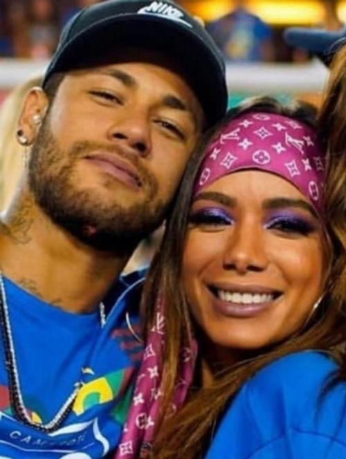 Colunista divulga vídeo de beijo de Neymar em Anitta Colunista divulga vídeo de beijo de Neymar em Anitta