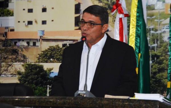 Presidente da Câmara de Canaã é denunciado por contratação irregular de enfermeira Presidente da Câmara de Canaã é denunciado por contratação irregular de enfermeira