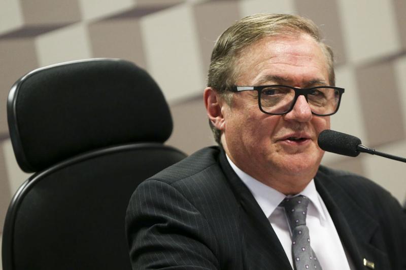 Procuradoria investiga ministro da Educação por improbidade Procuradoria investiga ministro da Educação por improbidade