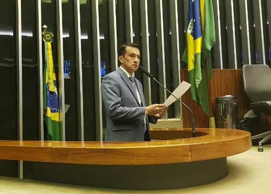 Sidney Leite cobra explicações do ministro da Educação sobre universidades federais do AM Sidney Leite cobra explicações do ministro da Educação sobre universidades federais do AM