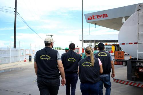 Procon Manaus autua distribuidoras de combustíveis por preços abusivos Procon Manaus autua distribuidoras de combustíveis por preços abusivos