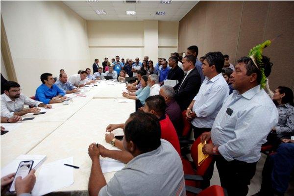 Prefeitos de 39 municípios levam demandas para Helder Barbalho, em Marabá Prefeitos de 39 municípios levam demandas para Helder Barbalho, em Marabá