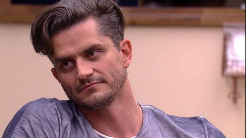 Marcos Harter relembra expulsão do 'BBB' e detona Globo: 'Você é lixo' Marcos Harter relembra expulsão do 'BBB' e detona Globo: 'Você é lixo'