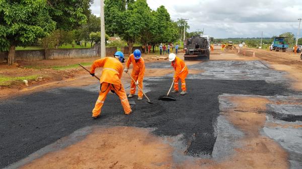 Seinfra recupera trechos críticos da rodovia Manaus-Manacapuru Seinfra recupera trechos críticos da rodovia Manaus-Manacapuru