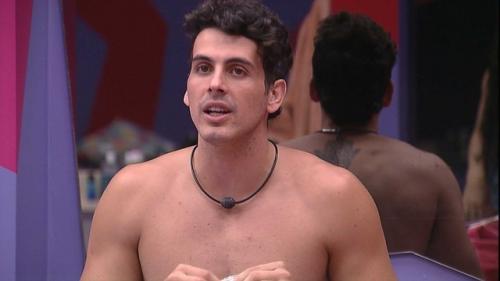 Ex-BBB Maycon fica na mira da polícia por acusação de zoofilia Ex-BBB Maycon fica na mira da polícia por acusação de zoofilia