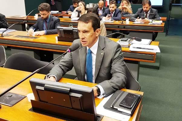 'Não vamos aceitar' diz Sidney Leite sobre Guedes acabar com ZFM 'Não vamos aceitar' diz Sidney Leite sobre Guedes acabar com ZFM