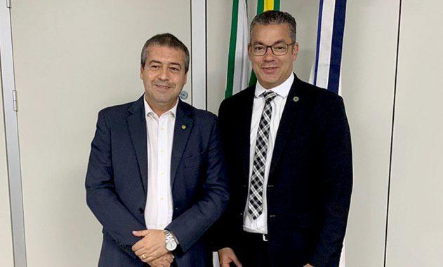 Josué Neto busca na Funasa soluções para lixões e falta de água potável no interior do AM Josué Neto busca na Funasa soluções para lixões e falta de água potável no interior do AM