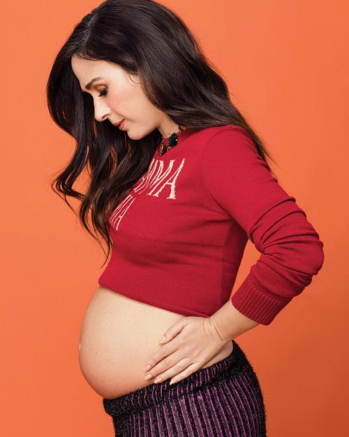Tatá Werneck ostenta barrigão em ensaio para revista: 'Meu primeiro Dia das Mães' Tatá Werneck ostenta barrigão em ensaio para revista: 'Meu primeiro Dia das Mães'