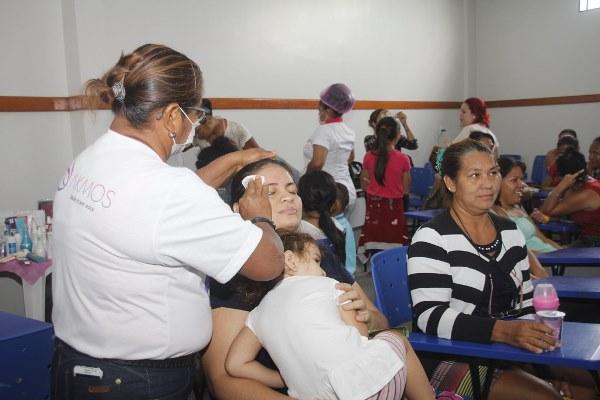‘Prefeitura + Presente’ realiza mais de três mil atendimentos em Manaus ‘Prefeitura + Presente’ realiza mais de três mil atendimentos em Manaus
