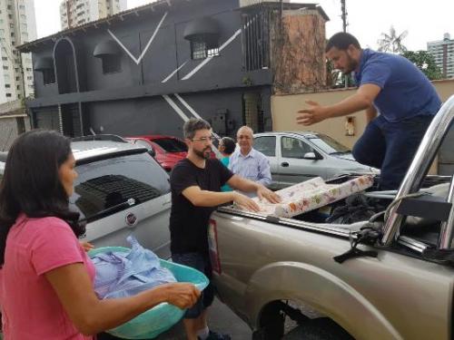 Mães venezuelanas participam de ação social em Manaus Mães venezuelanas participam de ação social em Manaus
