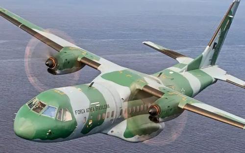 Fab intercepta avião com meia tonelada de cocaína, em Goiás Fab intercepta avião com meia tonelada de cocaína, em Goiás