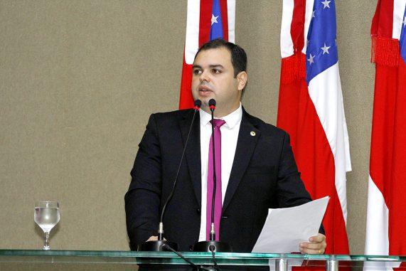 Deputado denuncia descaso do prefeito com vítimas da cheia em Borba (AM) Deputado denuncia descaso do prefeito com vítimas da cheia em Borba (AM)