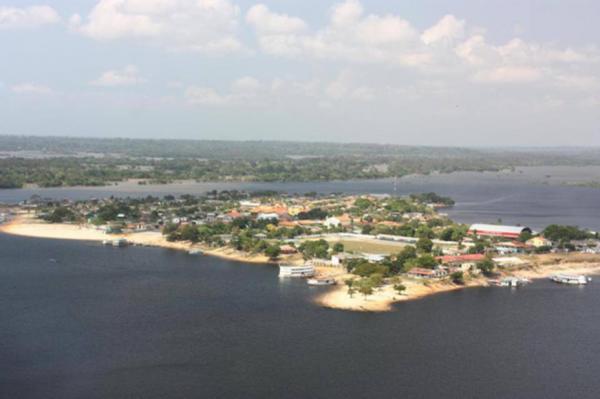 Helicópteros da Marinha auxiliam nas buscas por criança desaparecida no rio, em Nhamundá (AM) Helicópteros da Marinha auxiliam nas buscas por criança desaparecida no rio, em Nhamundá (AM)