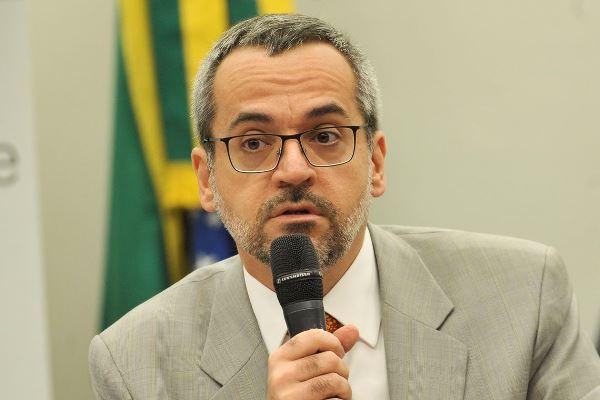 Weintraub é alvo de inquérito do MPF por nota sobre protesto Weintraub é alvo de inquérito do MPF por nota sobre protesto