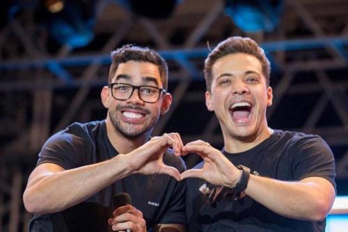 Wesley Safadão mantém agenda suspensa após morte de Gabriel Diniz e faz desabafo Wesley Safadão mantém agenda suspensa após morte de Gabriel Diniz e faz desabafo