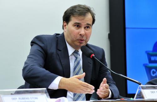 Estados e municípios ficarão fora da reforma da Previdência, diz Maia Estados e municípios ficarão fora da reforma da Previdência, diz Maia