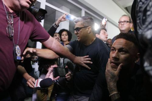Polícia de São Paulo monta operação especial para depoimento de Neymar Polícia de São Paulo monta operação especial para depoimento de Neymar