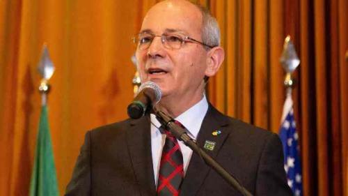 Presidente dos Correios anuncia demissão no Twitter Presidente dos Correios anuncia demissão no Twitter