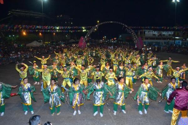 Quadrilhas e Bois Mirins abrem hoje (21) o Festival de Parintins Quadrilhas e Bois Mirins abrem hoje (21) o Festival de Parintins