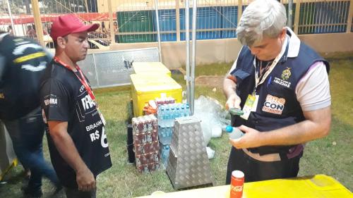 Procon-AM fiscaliza venda de produtos no Bumbódromo de Parintins Procon-AM fiscaliza venda de produtos no Bumbódromo de Parintins