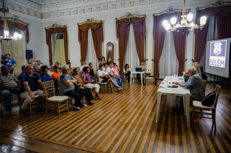 Feirantes se reúnem para conhecer projeto das obras emergenciais do Ver-o-Peso Feirantes se reúnem para conhecer projeto das obras emergenciais do Ver-o-Peso