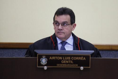 TJ/AM reconduz aos cargos quatro vereadores de Coari, cassados pela Câmara TJ/AM reconduz aos cargos quatro vereadores de Coari, cassados pela Câmara