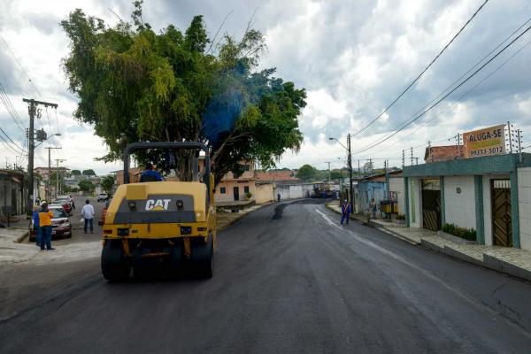 Obras de recapeamento avançam em ruas de Manaus Obras de recapeamento avançam em ruas de Manaus