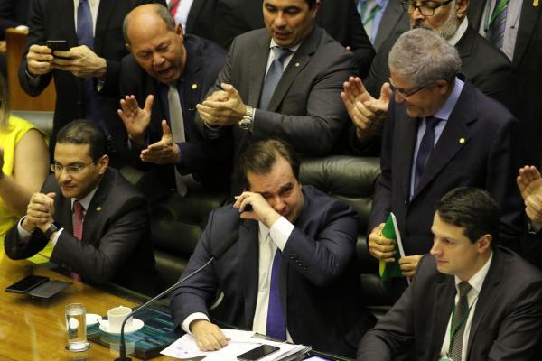 Por 379 a 131, Câmara aprova texto-base da reforma da Previdência Por 379 a 131, Câmara aprova texto-base da reforma da Previdência