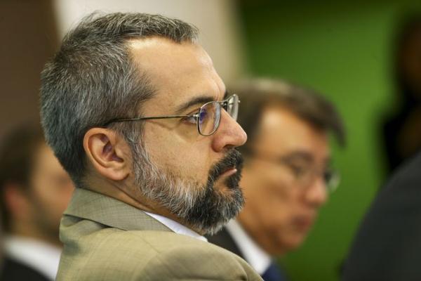 MEC vai implantar 108 escolas militares no país até 2023 MEC vai implantar 108 escolas militares no país até 2023