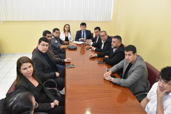 Órgãos de segurança fecham obrigações no TAC de combate a assaltos em ônibus em Manaus Órgãos de segurança fecham obrigações no TAC de combate a assaltos em ônibus em Manaus