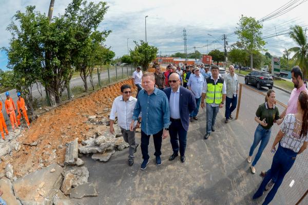 Prefeito de Manaus acompanha início da recuperação da bola da Suframa Prefeito de Manaus acompanha início da recuperação da bola da Suframa