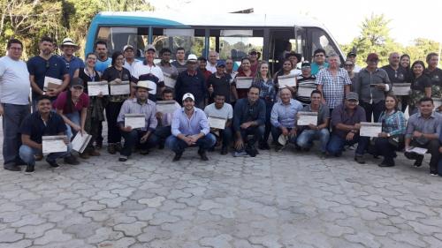 Produtores de Manaquiri participam de ‘Dia de Campo da Pecuária’ Produtores de Manaquiri participam de ‘Dia de Campo da Pecuária’