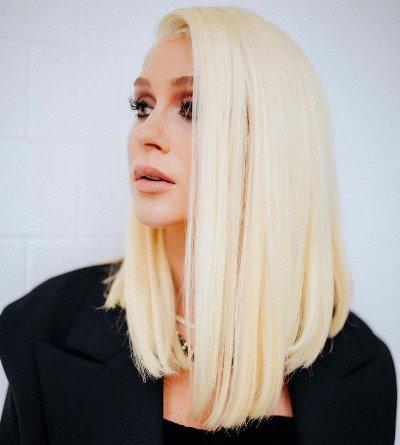 Marina Ruy Barbosa surpreende com novo visual e surge platinada Marina Ruy Barbosa surpreende com novo visual e surge platinada