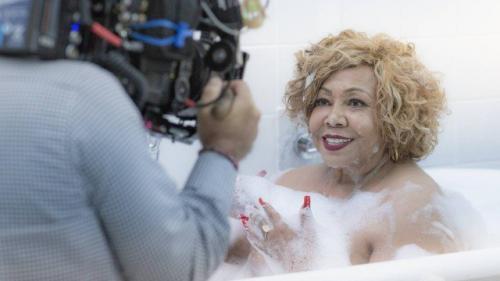 Aos 71 anos, Alcione vira garota-propaganda de marca de beleza Aos 71 anos, Alcione vira garota-propaganda de marca de beleza