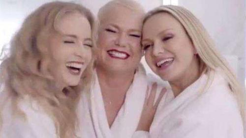 Mara Maravilha diz que foi esquecida em encontro e Xuxa ironiza Mara Maravilha diz que foi esquecida em encontro e Xuxa ironiza