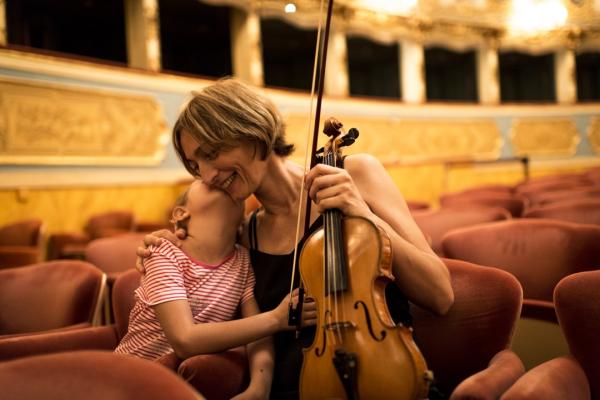 Violinista italiana apresenta concerto com temática sobre preservação da Amazônia Violinista italiana apresenta concerto com temática sobre preservação da Amazônia