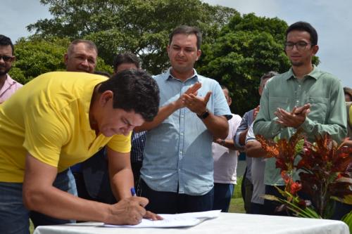 Bi Garcia assina ordem de serviço para construção de ginásio no Palmares Bi Garcia assina ordem de serviço para construção de ginásio no Palmares