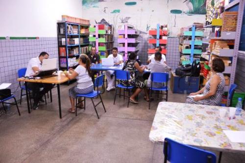 Ação leva assistência médica, jurídica e social para moradores do Educandos, em Manaus Ação leva assistência médica, jurídica e social para moradores do Educandos, em Manaus