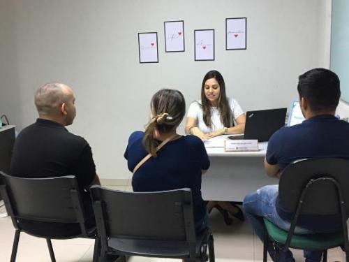 Família inclui 'segundo pai' em registro de menina, em Manaus Família inclui 'segundo pai' em registro de menina, em Manaus