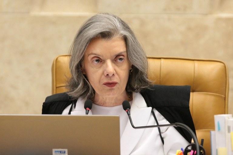 Cármen Lúcia arquiva pedido de investigação sobre Moro feito por PT Cármen Lúcia arquiva pedido de investigação sobre Moro feito por PT