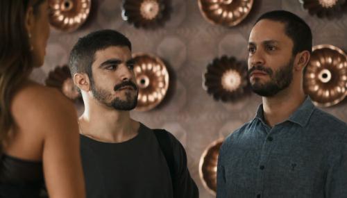 'A Dona do Pedaço': Teo passa mal ao tentar desmascarar Jô para Maria da Paz 'A Dona do Pedaço': Teo passa mal ao tentar desmascarar Jô para Maria da Paz