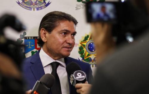 Pedido de vista de juiz do TRE/AM da 'novo fôlego' para Nenê Machado Pedido de vista de juiz do TRE/AM da 'novo fôlego' para Nenê Machado