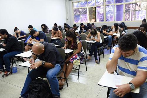Encceja: candidatos com dificuldade de acesso podem ligar para 0800 Encceja: candidatos com dificuldade de acesso podem ligar para 0800