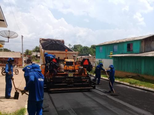 Seinfra recupera malha viária de Maués Seinfra recupera malha viária de Maués