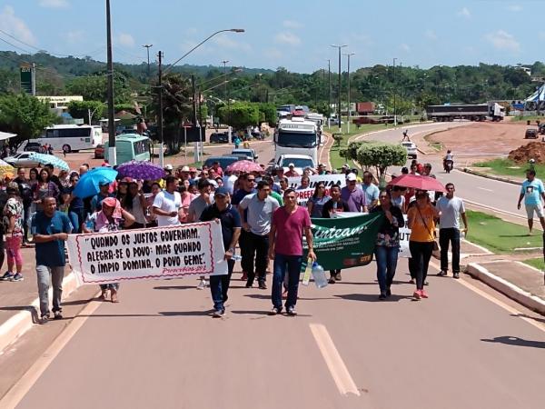 Funcionários de Figueiredo protestam contra mudança no regime de trabalho Funcionários de Figueiredo protestam contra mudança no regime de trabalho