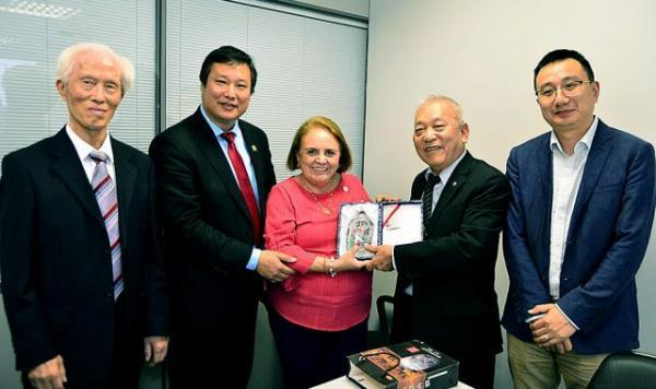 Chineses propõe construir estrada e pontes que ligará Amazonas ao Pará Chineses propõe construir estrada e pontes que ligará Amazonas ao Pará