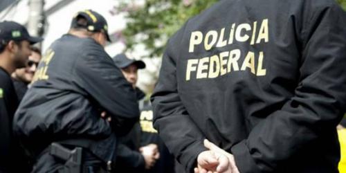 PF prende dono da Universidade Brasil e mais 20 por fraudes no Fies PF prende dono da Universidade Brasil e mais 20 por fraudes no Fies